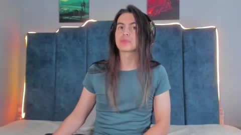 Snapshot of sky_liink chatting on 21, 10, 2025 Santiago online show from 21, 10, 2025