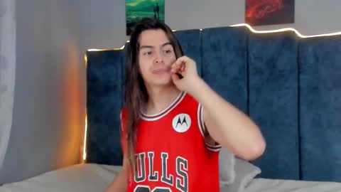 Snapshot of sky_liink chatting on 27, 10, 2025 Santiago online show from 27, 10, 2025