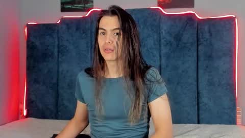 Snapshot of sky_liink chatting on 1, 11, 2025 Santiago online show from 1, 11, 2025