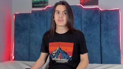 Snapshot of sky_liink chatting on 3, 11, 2025 Santiago online show from 3, 11, 2025