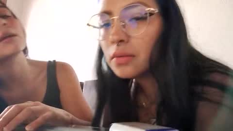 Sky and Greicy online show from 3, 3, 2026