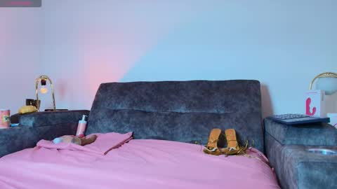 Snapshot of skye_moore chatting on 13, 9, 2025 skye moore online show from 13, 9, 2025