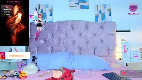 Snapshot of skye_moore chatting on 6, 10, 2025 skye moore online show from 6, 10, 2025