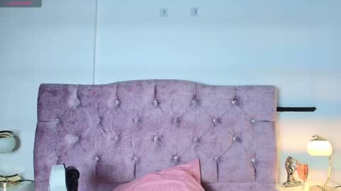 Snapshot of skye_moore chatting on 18, 10, 2025 skye moore online show from 18, 10, 2025