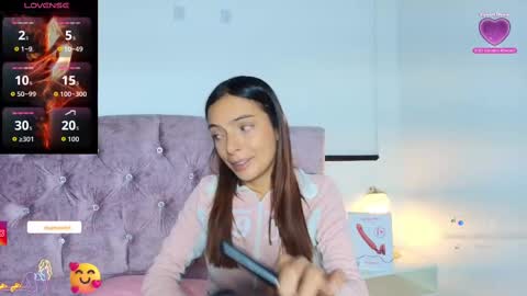 Snapshot of skye_moore chatting on 21, 10, 2025 skye moore online show from 21, 10, 2025