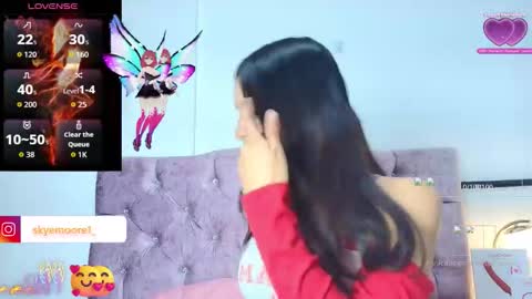 Snapshot of skye_moore chatting on 5, 11, 2025 skye moore online show from 5, 11, 2025