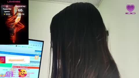 Snapshot of skye_moore chatting on 12, 11, 2025 skye moore online show from 12, 11, 2025