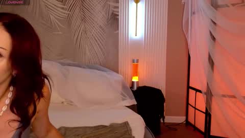 Snapshot of skyeyes__ chatting on 4, 10, 2025 Ann online show from 4, 10, 2025