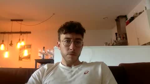 Snapshot of skyisthelimit1995 chatting on 14, 9, 2025 skyisthelimit1995 online show from 14, 9, 2025