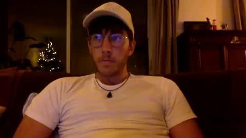 Snapshot of skyisthelimit1995 chatting on 17, 12, 2025 skyisthelimit1995 online show from 17, 12, 2025