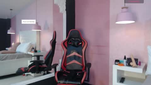 Snapshot of skylerbloom chatting on 29, 9, 2025 skylerbloom online show from 29, 9, 2025