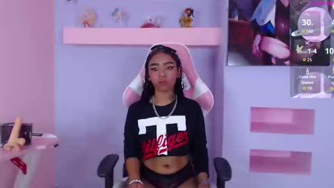 Snapshot of skylerbloom chatting on 11, 10, 2025 skylerbloom online show from 11, 10, 2025