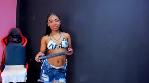 Snapshot of skylerbloom chatting on 19, 10, 2025 skylerbloom online show from 19, 10, 2025