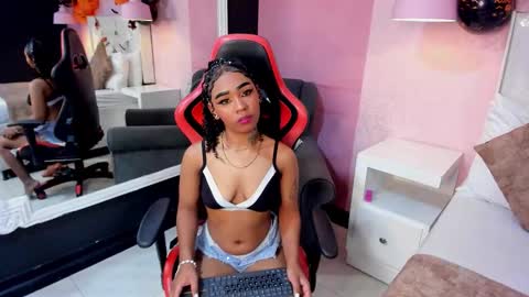 Snapshot of skylerbloom chatting on 24, 10, 2025 skylerbloom online show from 24, 10, 2025