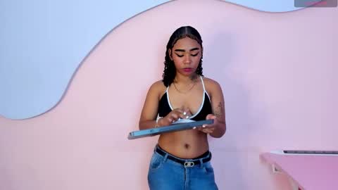 Snapshot of skylerbloom chatting on 27, 10, 2025 skylerbloom online show from 27, 10, 2025