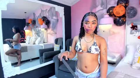 Snapshot of skylerbloom chatting on 31, 10, 2025 skylerbloom online show from 31, 10, 2025