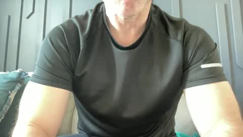 Snapshot of skylineboatclub chatting on 24, 2, 2025 skylineboatclub online show from 24, 2, 2025