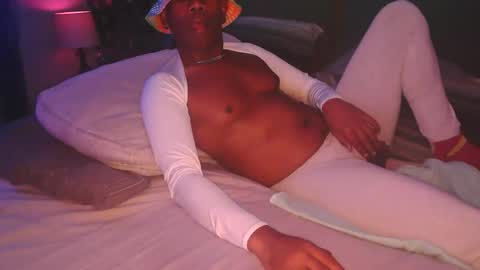 skyonetoo3 online show from 18, 11, 2025