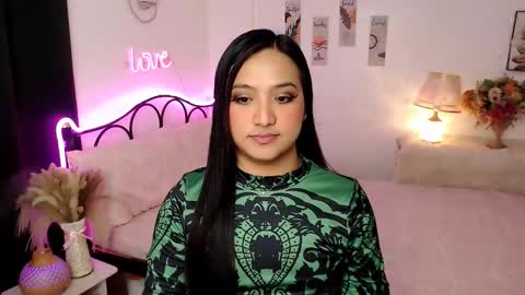 Snapshot of slave_amanda69 chatting on 16, 11, 2025 Queen Cyrine online show from 16, 11, 2025