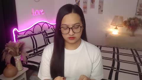 Snapshot of slave_amanda69 chatting on 23, 11, 2025 Queen Cyrine online show from 23, 11, 2025