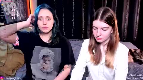 Snapshot of sleepingduo chatting on 7, 11, 2025 Hi We are Iva and Angela Nice to meet u 3 online show from 7, 11, 2025