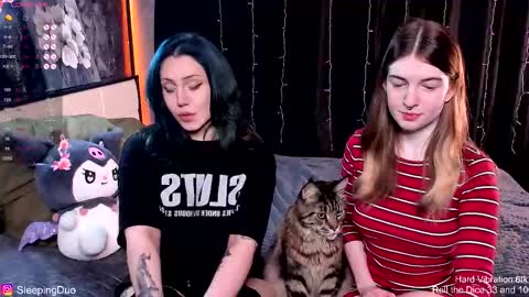 Snapshot of sleepingduo chatting on 10, 11, 2025 Hi We are Iva and Angela Nice to meet u 3 online show from 10, 11, 2025