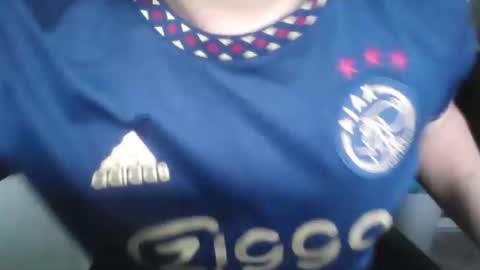 slicknick73 online show from 10, 10, 2025