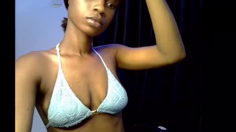 Snapshot of slim_petitqueen chatting on 5, 11, 2025 Alice online show from 5, 11, 2025