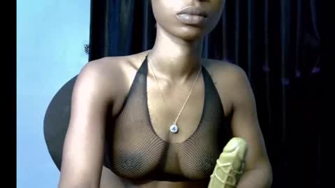 Snapshot of slim_petitqueen chatting on 8, 11, 2025 Alice online show from 8, 11, 2025