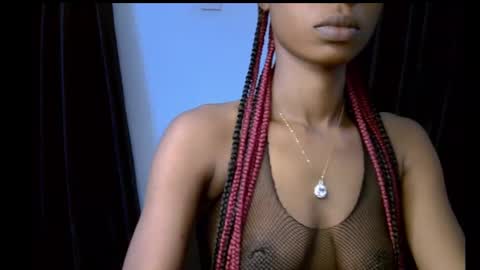 Snapshot of slim_petitqueen chatting on 16, 11, 2025 Alice online show from 16, 11, 2025