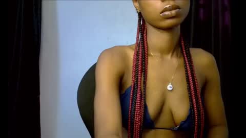 Snapshot of slim_petitqueen chatting on 19, 11, 2025 Alice online show from 19, 11, 2025