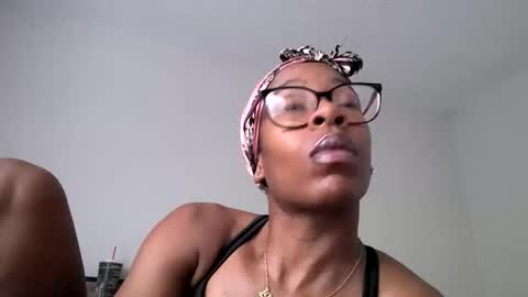 slimmmgooodiexoxo online show from 24, 9, 2025