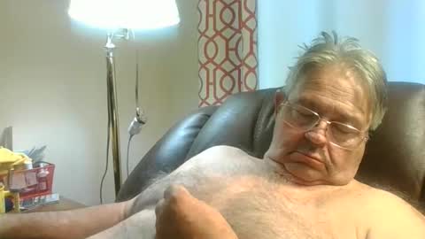 slippery_duck online show from 9, 11, 2025