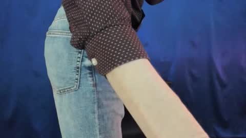 slippery thighs online show from 17, 12, 2025