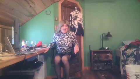 slutjennifertransxx online show from 12, 9, 2025