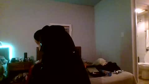 Phillup Slutz online show from 9, 1, 2025