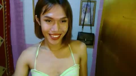 Snapshot of slutqueen_raz chatting on 11, 11, 2025 Raz online show from 11, 11, 2025