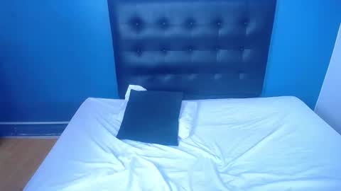slutty_milff online show from 7, 10, 2025