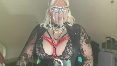 Snapshot of sluttygina1 chatting on 2, 1, 2025 sluttygina1 online show from 2, 1, 2025