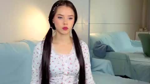 Snapshot of slyshypie chatting on 16, 9, 2025 Lily online show from 16, 9, 2025