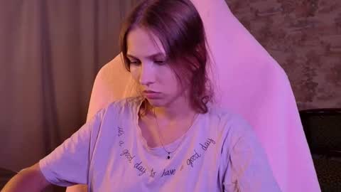 Snapshot of small_emma0 chatting on 11, 9, 2025 Emma online show from 11, 9, 2025