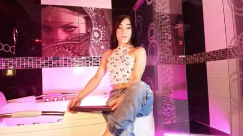 Snapshot of small_hot19 chatting on 5, 3, 2026 Small Hot19 online show from 5, 3, 2026