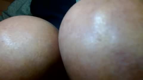 Snapshot of smallmalelass chatting on 1, 1, 2025 smallmalelass online show from 1, 1, 2025