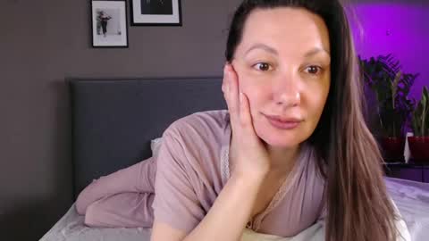 Anna no bbbbybybbabebyy just Anna. And dont call me mom please. online show from 7, 3, 2025