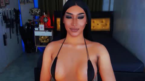 Snapshot of smasherqueen chatting on 20, 11, 2025 smasherqueen online show from 20, 11, 2025