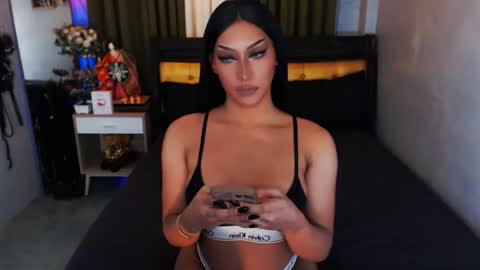 Snapshot of smasherqueen chatting on 24, 11, 2025 smasherqueen online show from 24, 11, 2025