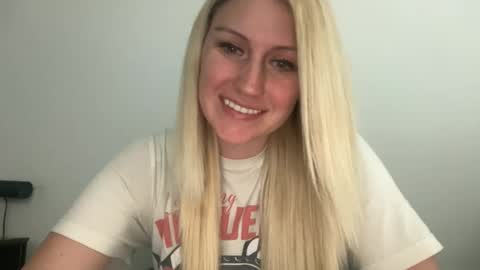 Snapshot of smexxii93 chatting on 2, 11, 2025 smexxii93 online show from 2, 11, 2025