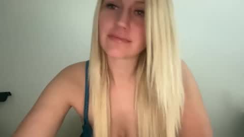 Snapshot of smexxii93 chatting on 11, 11, 2025 smexxii93 online show from 11, 11, 2025