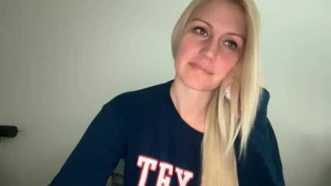 Snapshot of smexxii93 chatting on 26, 11, 2025 smexxii93 online show from 26, 11, 2025