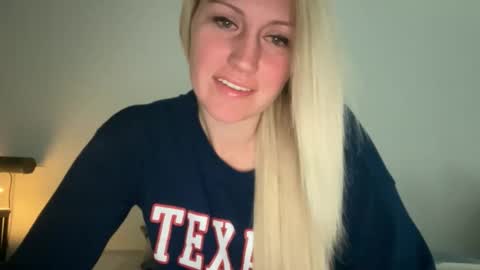 Snapshot of smexxii93 chatting on 18, 12, 2025 smexxii93 online show from 18, 12, 2025